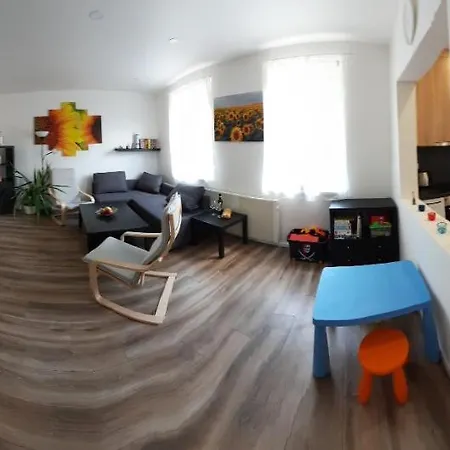 Líšný 105 Celý Nový Dům Se Zahradou U Jizery A Cyklo-stezky New House By Jizera River&bicycle Path Prázdninový dům *