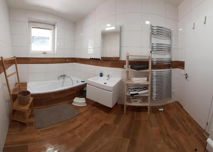 Lisny 105 Cely Novy Dum Se Zahradou U Jizery A Cyklo-stezky New House By Jizera River And Bicycle Path Zelezny Brod